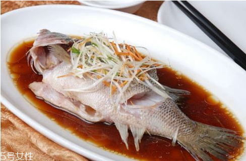 青魚可以清蒸嗎 清蒸青魚好吃營養(yǎng) 青魚可以清蒸嗎 清蒸青魚好吃營養(yǎng)