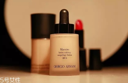 紀梵希和阿瑪尼哪個好？看看誰的檔次高