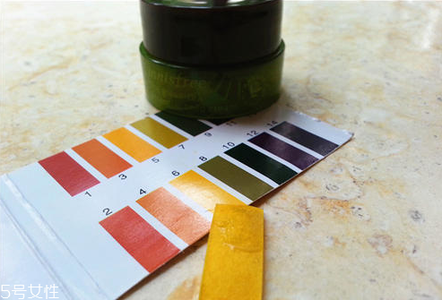 悅詩風(fēng)吟面霜好用嗎？正確的時間使用面霜更好