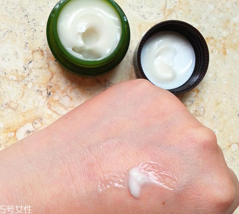 悅詩風(fēng)吟面霜好用嗎？正確的時間使用面霜更好