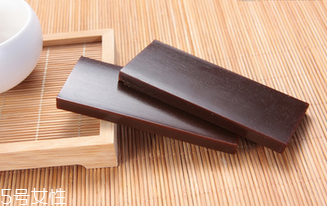 阿膠可以和紅糖一起吃嗎？煮紅糖水要放多少紅糖？