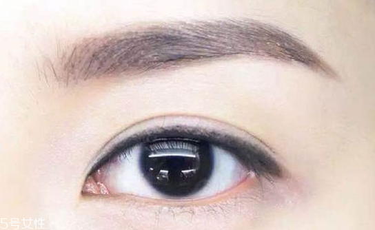 新手適合眼線液還是眼線筆？史上最全眼線誤區(qū)