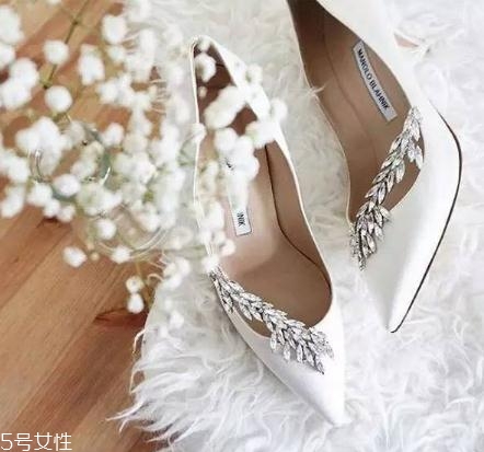 manolo blahnik鞋子怎么樣？女人一生中必買的高跟鞋