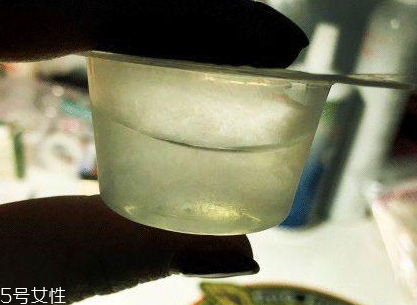 化妝品凍僵了還有效果嗎？美白產(chǎn)品別用了