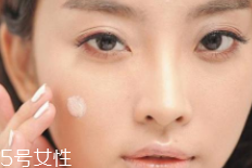 妝前乳主要成分是什么？是硅靈讓臉滑滑的