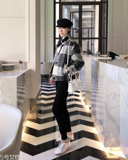 短款格子外套怎么搭配？各種風(fēng)格隨意切換