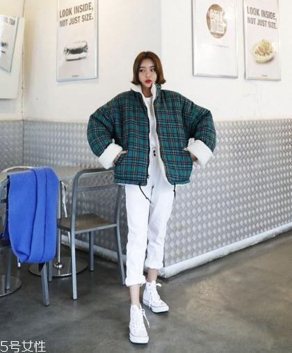 短款格子外套怎么搭配？各種風(fēng)格隨意切換