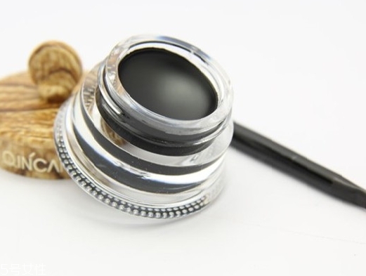 睫毛膏和眼線哪個(gè)先畫(huà)？看看你是不是畫(huà)錯(cuò)了