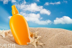 防曬霜為什么會過敏？二苯酮-3風(fēng)險大