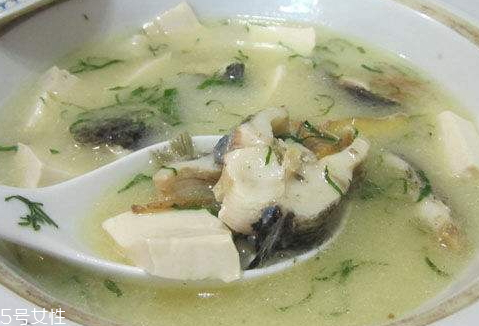 魚(yú)湯為什么要用油煎 教你幾招熬出乳白色魚(yú)湯 魚(yú)湯為什么要用油煎 教你幾招熬出乳白色魚(yú)湯