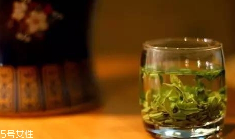 蒲公英泡水會(huì)回奶嗎？你應(yīng)該選擇這些食物