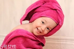 冬季洗澡太多有什么危害？皮膚干燥易起皮