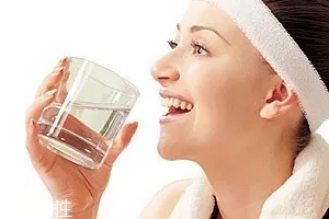 人體脫水有哪些危害？這5點都是脫水引起