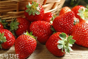 喉嚨痛可以吃草莓嗎？并沒有什么大礙