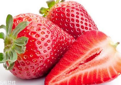 草莓和蝦能一起吃嗎？