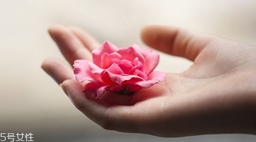 做家務(wù)竟能防卵巢癌？卵巢癌的早期癥狀