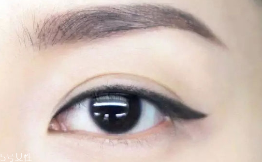 新手適合眼線液還是眼線筆？史上最全眼線誤區(qū)