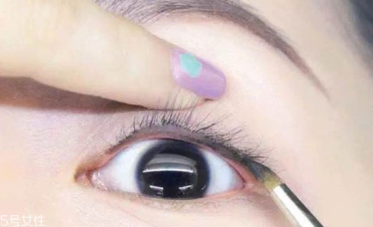 新手適合眼線液還是眼線筆？史上最全眼線誤區(qū)