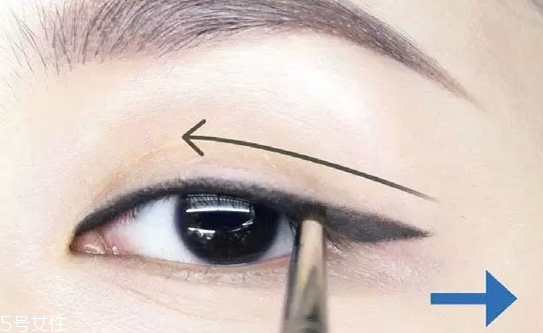 新手適合眼線液還是眼線筆？史上最全眼線誤區(qū)