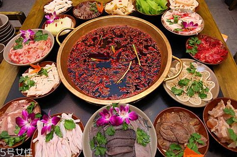 火鍋為什么要用牛油 牛油火鍋好處多多 火鍋為什么要用牛油 牛油火鍋好處多多