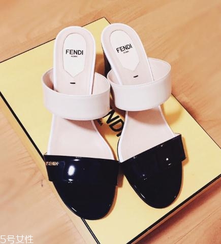 fendi鞋子一般多少錢？引領(lǐng)時尚潮流