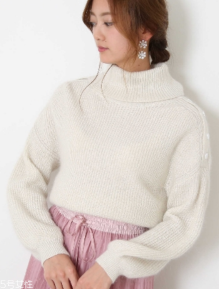 高領(lǐng)毛衣款式怎么挑選？這樣穿化身時(shí)尚通行證