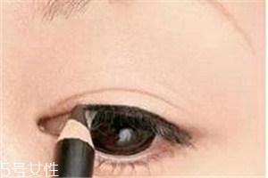 眼線筆畫法 手把手教你基礎(chǔ)眼線畫法 眼線筆畫法 手把手教你基礎(chǔ)眼線畫法