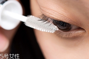 睫毛增長液會反彈嗎？害怕重新變短