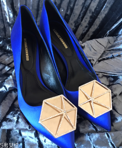 nicholas kirkwood鞋偏碼嗎？最優(yōu)雅的高跟鞋
