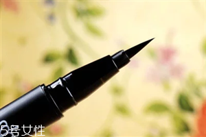 眼線筆硬頭和軟頭的哪個好用？單眼皮眼妝教程