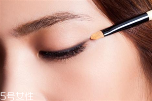眼線怎么不暈妝？睫毛膏和眼線的正確畫法