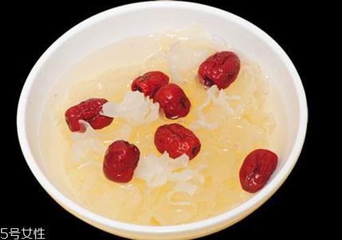 銀耳紅棗湯寶寶能喝嗎？對寶寶有著很多好處