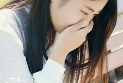 長(zhǎng)期干咳是什么原因？可能是這種癌癥的征兆