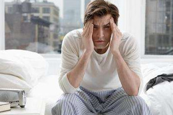 經(jīng)常性頭暈頭痛怎么辦？這些食物千萬(wàn)別吃