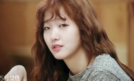 眼線液和眼線筆哪個好用？眼線長度決定風(fēng)格