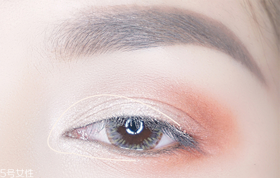 內(nèi)眼線用什么畫比較好？眼線怎么畫簡單又好看教程