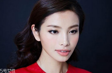 眼線液哪個牌子好用不暈染？眼角下垂畫眼線圖解 