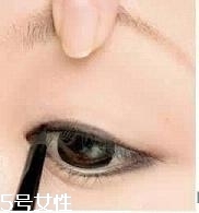 眼線筆畫法 手把手教你基礎(chǔ)眼線畫法 眼線筆畫法 手把手教你基礎(chǔ)眼線畫法