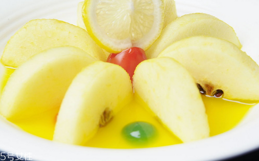 冰糖雪梨梨子能吃嗎？梨和什么一起煮著吃最好？