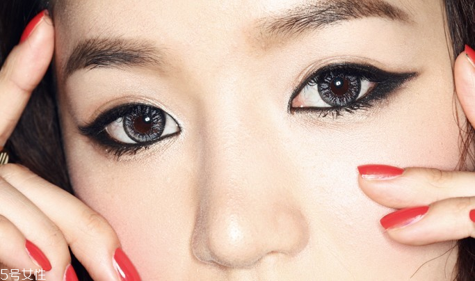 內(nèi)眼線用什么畫比較好？眼線怎么畫簡單又好看教程