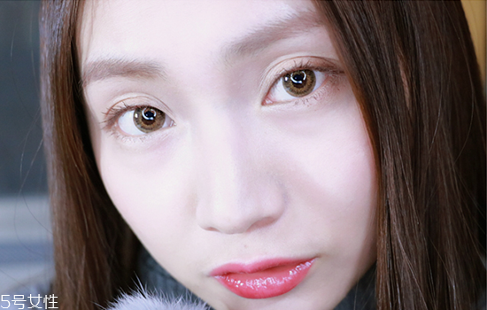 眼影膏和眼影哪個(gè)好用？日常眼影畫法教程