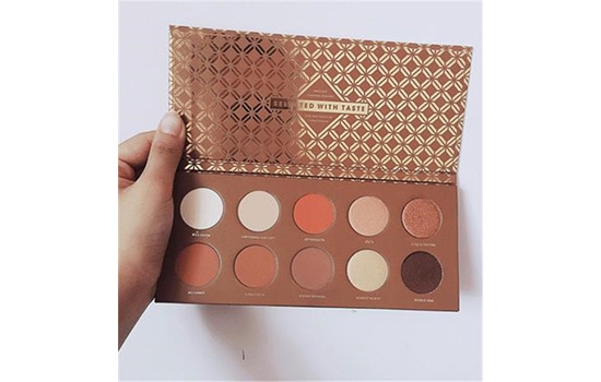 南瓜色眼影配什么顏色口紅？南瓜色眼影盤(pán)推薦