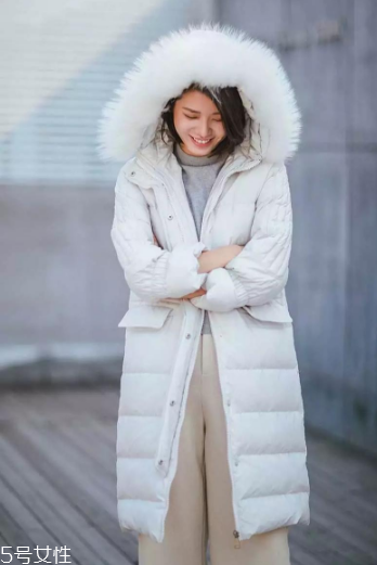 羽絨服怎么穿顯高？這個冬天溫暖不減造型