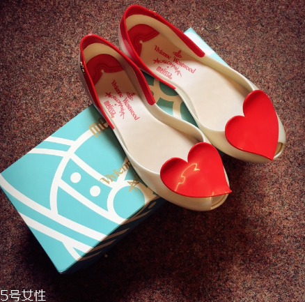 melissa果凍鞋好穿嗎？當下最時髦的鞋子