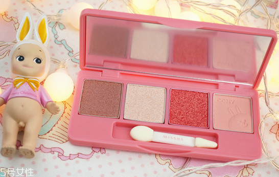 適合畫桃花妝的眼影有哪些？單眼皮桃花妝畫法步驟