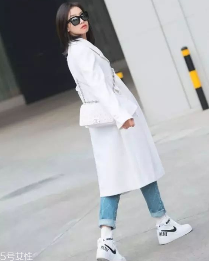 長款大衣搭配什么鞋子？這樣穿氣場兩米八