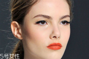 冬天眼影適合什么顏色？黃皮選擇南瓜色的理由