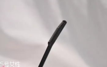 睫毛雨衣涂眉毛可以嗎？睫毛雨衣和眉毛雨衣師出同門