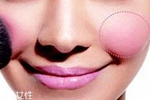 腮紅先還是散粉先？粉狀腮紅用在散粉之后