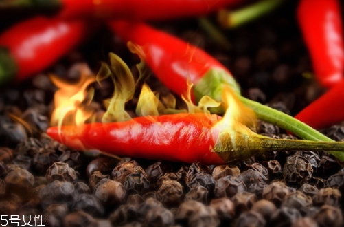 阿寬重慶小面食用方法 和方便面一樣吃 阿寬重慶小面食用方法 和方便面一樣吃